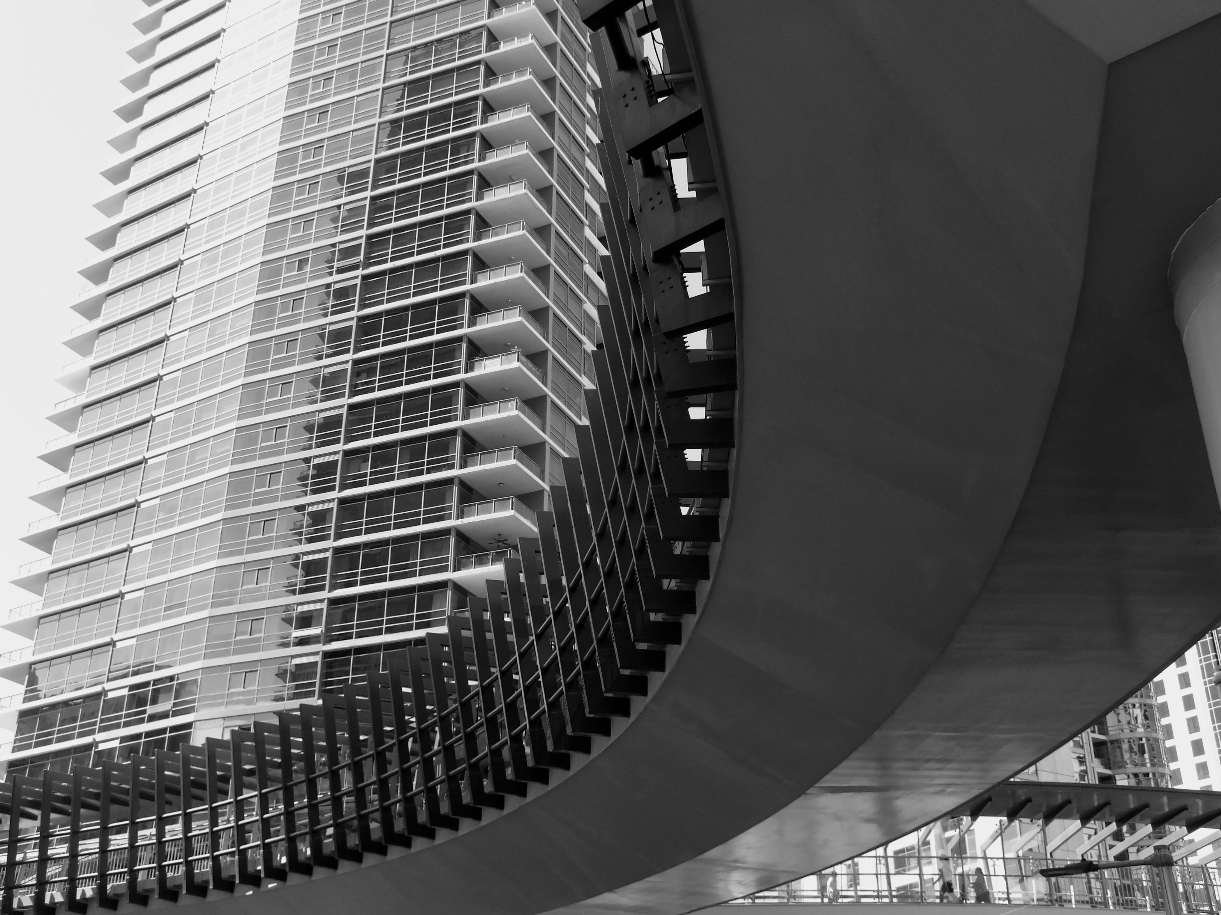 Investing in Dubai Real Estate: The Pain Points and How You Can Get Around Them