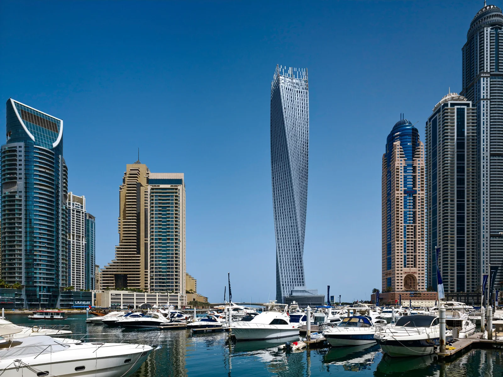 Cayan Tower Dubai Marina