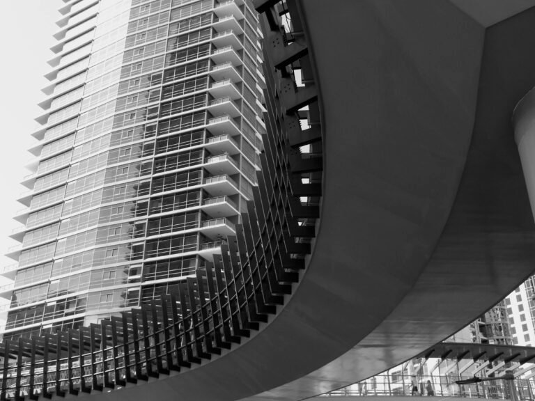 Investing in Dubai Real Estate: The Pain Points and How You Can Get Around Them