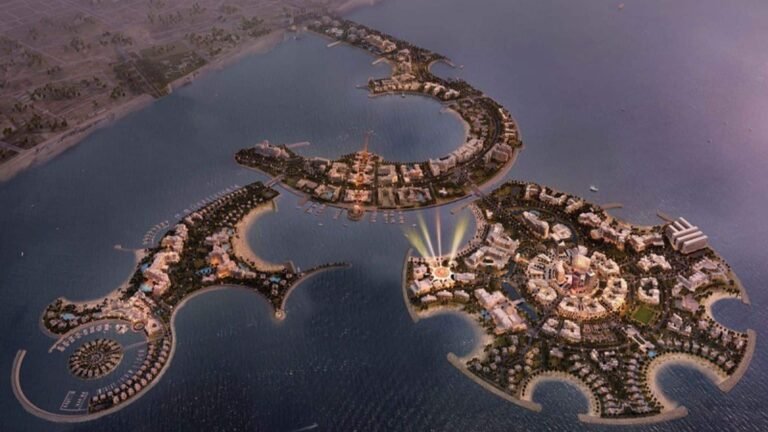 Al Marjan Island: Your Gateway to Luxury Waterfront Living and Profitable Investments